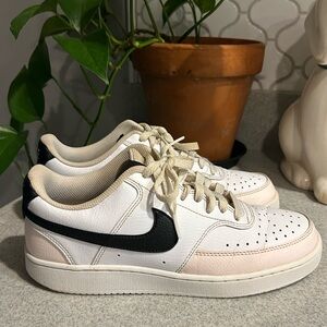 Nike White and Black Athletic Shoes *GUC*